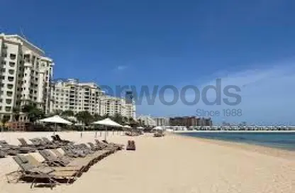 Apartment - 3 Bedrooms - 4 Bathrooms for rent in Al Das - Shoreline Apartments - Palm Jumeirah - Dubai