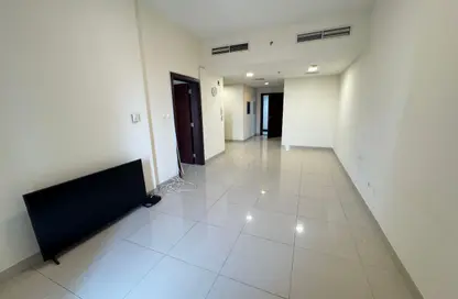 Apartment - 1 Bedroom - 2 Bathrooms for sale in The Manhattan Tower - Jumeirah Village Circle - Dubai