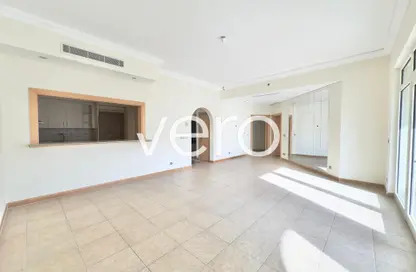 Apartment - 2 Bedrooms - 3 Bathrooms for rent in Al Shahla - Shoreline Apartments - Palm Jumeirah - Dubai