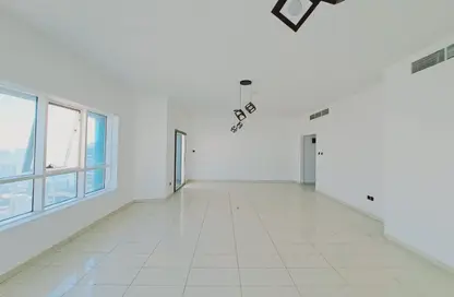 Apartment - 3 Bedrooms - 4 Bathrooms for rent in Ameer Bu Khamseen Tower - Al Majaz 3 - Al Majaz - Sharjah