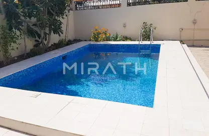 Villa - 4 Bedrooms - 5 Bathrooms for rent in Jumeirah 1 Villas - Jumeirah 1 - Jumeirah - Dubai