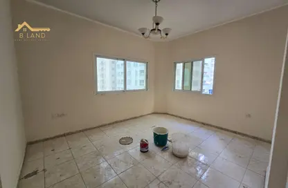 شقة - غرفة نوم - 2 حمامات للايجار في الند - القاسمية - الشارقة شقة - غرفة نوم - 2 حمامات للايجار في الند - القاسمية - الشارقة