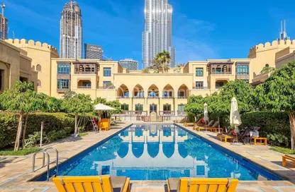 صورة لـ حوض سباحة شقة - غرفة نوم - 1 حمام للايجار في التاجر ريزيدنس - جزيرة المدينة القديمة - دبي وسط المدينة - دبي ، صورة رقم 1