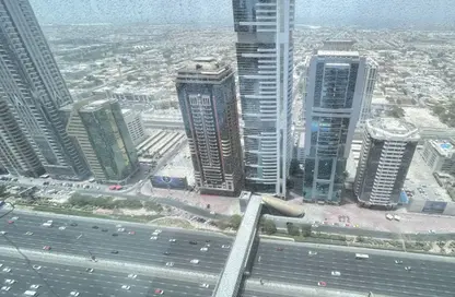 Apartment - 2 Bedrooms - 2 Bathrooms for rent in 21st Century Tower - Sheikh Zayed Road - Dubai