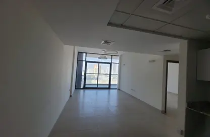 Apartment - 1 Bedroom - 2 Bathrooms for rent in Central Park Tower - Jumeirah Village Circle - Dubai