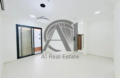 شقة - 2 غرف نوم - 2 حمامات للايجار في الرويكة - المويجي - العين