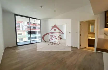 Apartment - 1 Bedroom - 2 Bathrooms for rent in Hamilton House - Jumeirah Village Circle - Dubai