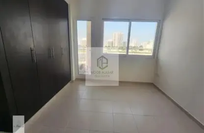 Apartment - 1 Bedroom - 2 Bathrooms for rent in Mazaya 12 - Queue Point - Dubai Land - Dubai
