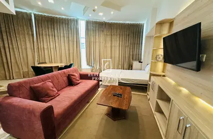 Apartment - Studio - 1 Bathroom for rent in Zenith A2 Tower - Zenith Towers - Dubai Sports City - Dubai