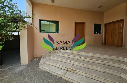 Villa - Studio - 4 Bathrooms for rent in Al Manara - Dubai