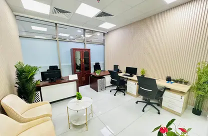 Office Space - Studio - 1 Bathroom for rent in Red Avenue - Al Garhoud - Dubai