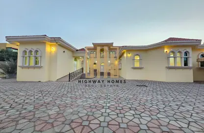 فيلا - 7 غرف نوم - 8 حمامات للايجار في النوف - الشارقة