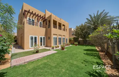Villa - 5 Bedrooms - 3 Bathrooms for rent in Hattan 1 - Hattan - The Lakes - Dubai