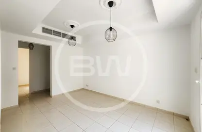 فيلا - 2 غرف نوم - 3 حمامات للايجار في الينابيع 4 - الينابيع - دبي