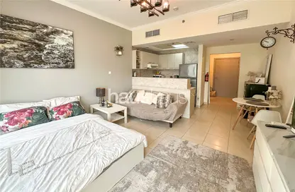 Apartment - Studio - 1 Bathroom for rent in Burj Al Nujoom - Downtown Dubai - Dubai