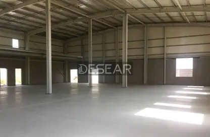 مستودع - استوديو - 8 حمامات للايجار في سيح شعيب 4 - مدينة دبي الصناعية - دبي