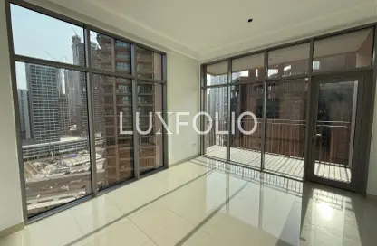 Apartment - 1 Bedroom - 2 Bathrooms for rent in Boulevard Crescent Tower 1 - BLVD Crescent - Downtown Dubai - Dubai