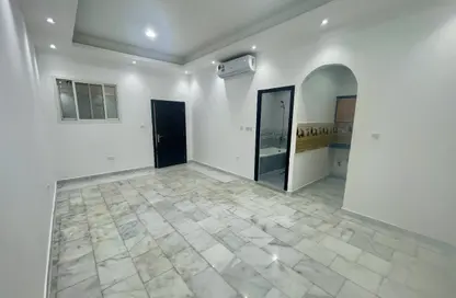 Apartment - Studio - 1 Bathroom for rent in Khalifa City A Villas - Khalifa City A - Khalifa City - Abu Dhabi