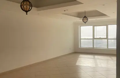 Apartment - 3 Bedrooms - 4 Bathrooms for rent in Al Rund Tower - Al Khan Lagoon - Al Khan - Sharjah