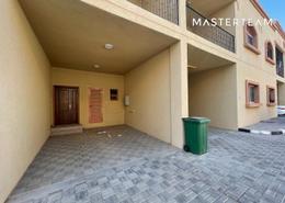 Villa - 4 bedrooms - 5 bathrooms for rent in Al Dafeinah - Asharej - Al Ain