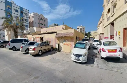 عمارة بالكامل - استوديو - 8 حمامات للبيع في النعيمية - عجمان