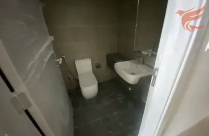 Apartment - 2 Bedrooms - 3 Bathrooms for rent in Al Naeem Twin Tower - Dafan Al Khor - Ras Al Khaimah