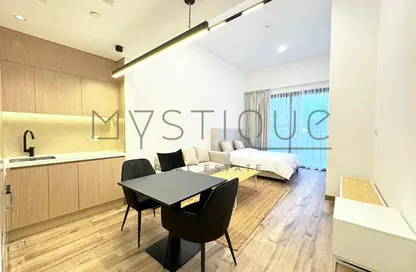 شقة - 1 حمام للايجار في قرية الجميرا سركل - دبي