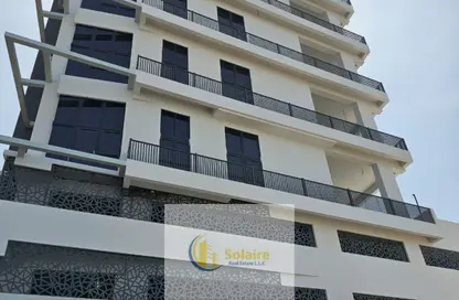 Shop - Studio for rent in Jumeirah Garden City - Al Satwa - Dubai