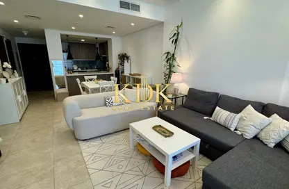 شقة - غرفة نوم - 2 حمامات للايجار في حياتي رزدنسز - قرية الجميرا سركل - دبي شقة - غرفة نوم - 2 حمامات للايجار في حياتي رزدنسز - قرية الجميرا سركل - دبي