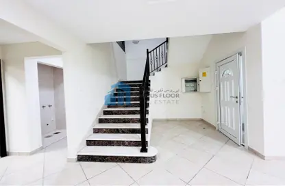 Stairs image for: Villa - 3 Bedrooms - 4 Bathrooms for rent in Abu Hail Road - Abu Hail - Deira - Dubai, Image 1
