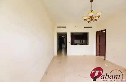 شقة - غرفة نوم - 2 حمامات للايجار في غلوبال غولف ريزيدنس 2 - مدينة دبي الرياضية - دبي