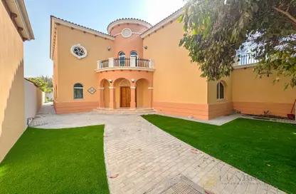 فيلا - 5 غرف نوم - 6 حمامات للايجار في التراث - جميرا بارك - دبي