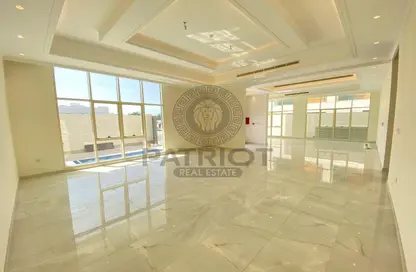 صورة لـ غرفة فارغة فيلا - 6 غرف نوم - 7 حمامات للايجار في جميرا 1 - الجميرا - دبي ، صورة رقم 1