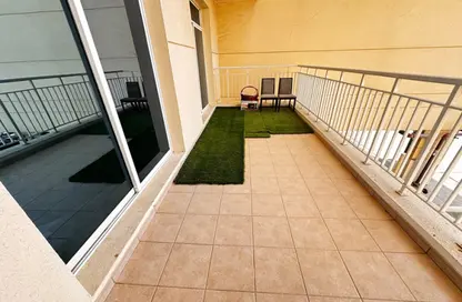 Apartment - 1 Bedroom - 1 Bathroom for sale in Mazaya 21 - Queue Point - Dubai Land - Dubai
