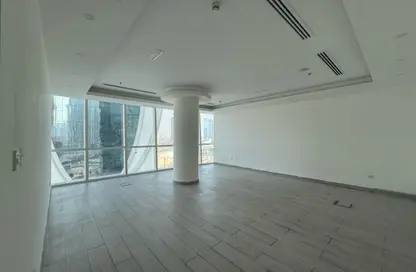 مكتب - استوديو للايجار في B2B  برج - الخليج التجاري - دبي