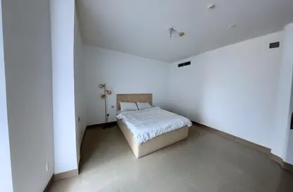 شقة - غرفة نوم - 2 حمامات للبيع في المساكن الحمراء - مدينة دبي الرياضية - دبي