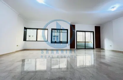 Empty Room image for: Apartment - 4 Bedrooms - 5 Bathrooms for rent in Corniche Tower - Corniche Road - Abu Dhabi, Image 1