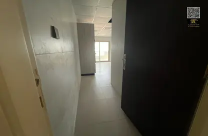 Apartment - 3 Bedrooms - 3 Bathrooms for rent in Corniche Tower - Ajman Corniche Road - Ajman