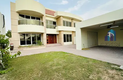 Villa - 4 Bedrooms - 5 Bathrooms for rent in Jumeirah 1 Villas - Jumeirah 1 - Jumeirah - Dubai
