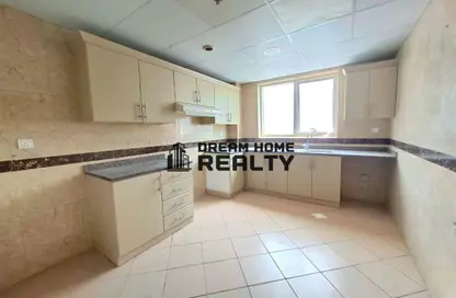 شقة - 3 غرف نوم - 3 حمامات للايجار في برج هند - شارع التعاون - التعاون - الشارقة