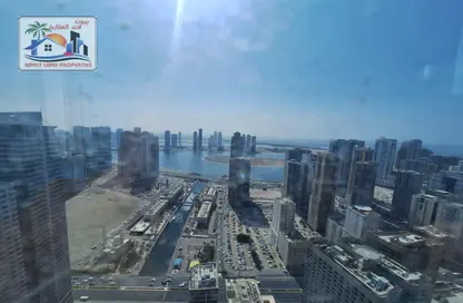 شقة - 2 غرف نوم - 3 حمامات للايجار في برج الشاهد - القصباء - الشارقة