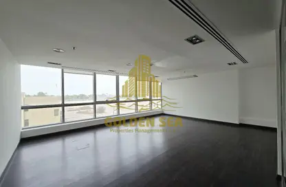 نصف طابق - استوديو - 2 حمامات للايجار في كورنيش الخالدية - الخالدية - أبوظبي