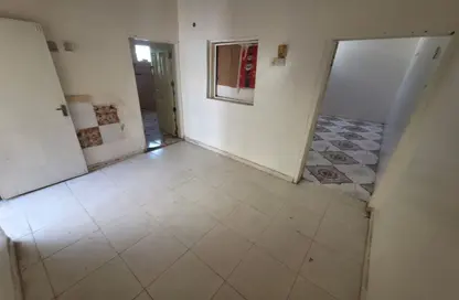 شقة - 3 غرف نوم - 2 حمامات للايجار في مساكن كورنيش عجمان - طريق كورنيش عجمان - عجمان