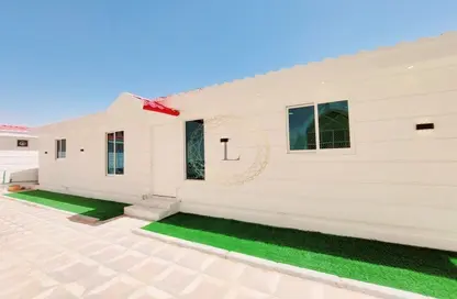Villa - 2 Bedrooms - 3 Bathrooms for rent in Al Niyadat - Al Ain