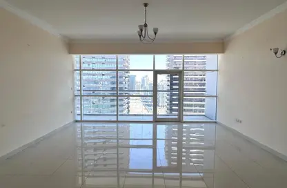 Apartment - 3 Bedrooms - 3 Bathrooms for rent in Oasis Tower 1 - Dubai Sports City - Dubai
