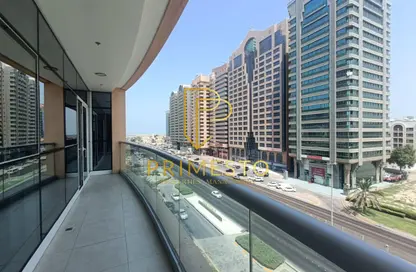 شقة - 2 غرف نوم - 3 حمامات للايجار في يونايتد سكوير - الخالدية - أبوظبي
