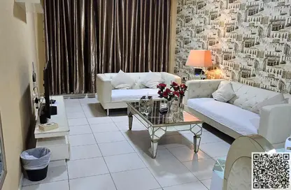 شقة - غرفة نوم - 2 حمامات للايجار في مساكن كورنيش عجمان - طريق كورنيش عجمان - عجمان
