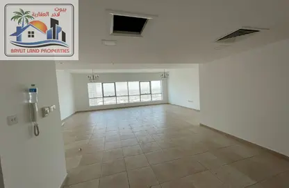 Apartment - 3 Bedrooms - 4 Bathrooms for rent in Al Majaz 2 - Al Majaz - Sharjah