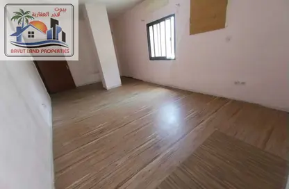 Apartment - 2 Bedrooms - 2 Bathrooms for rent in Abu Shagara building - Abu shagara - Sharjah