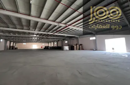 Warehouse - Studio - 2 Bathrooms for rent in Umm Al Thuoob - Umm Al Quwain